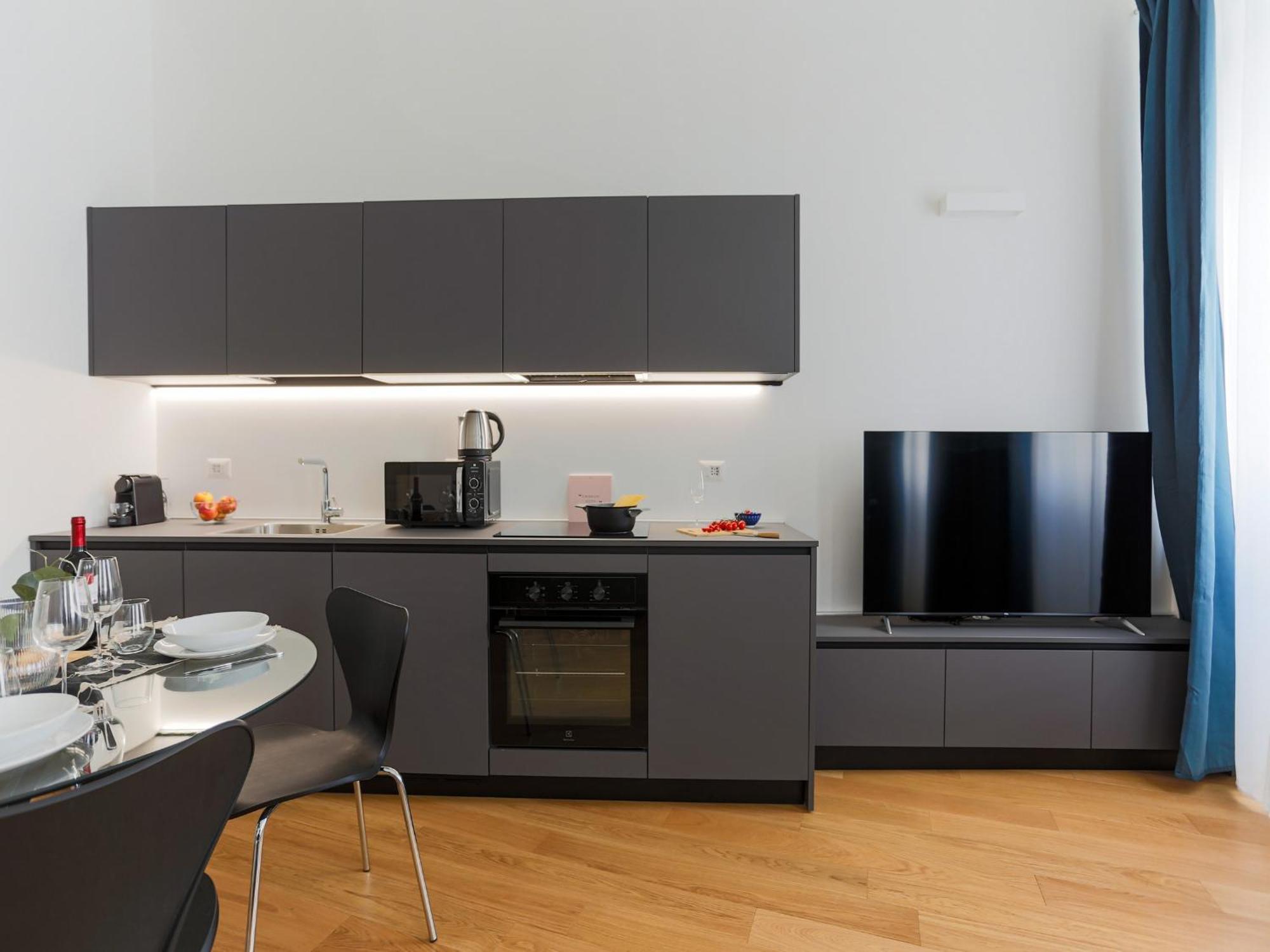 The Best Rent - Modern One Bedroom Apartment In San Babila Milano Ngoại thất bức ảnh